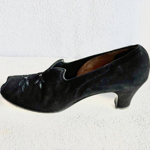 1930s 1940s Black Suede Cut Out Chunky Heel Pumps 7-8 Narrow - Picture 7 of 11